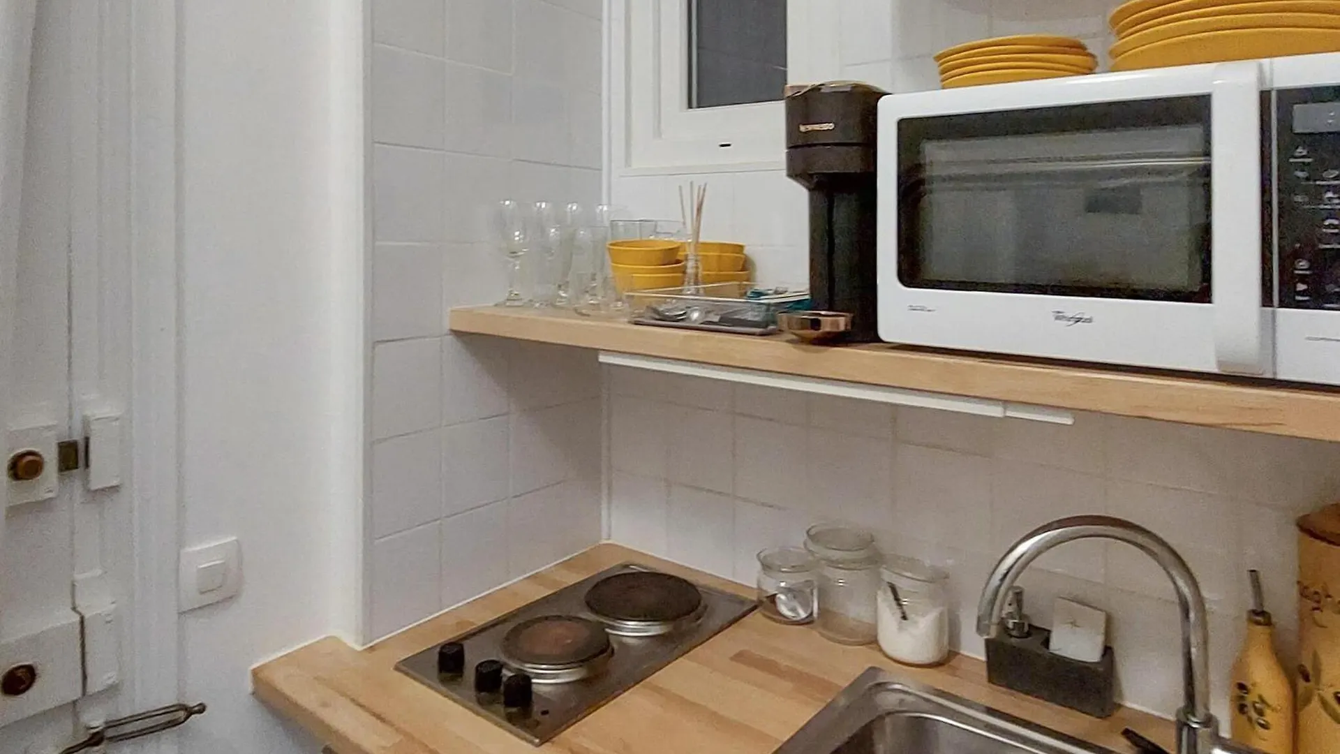 Amazing Apartment In Paris With Kitchen