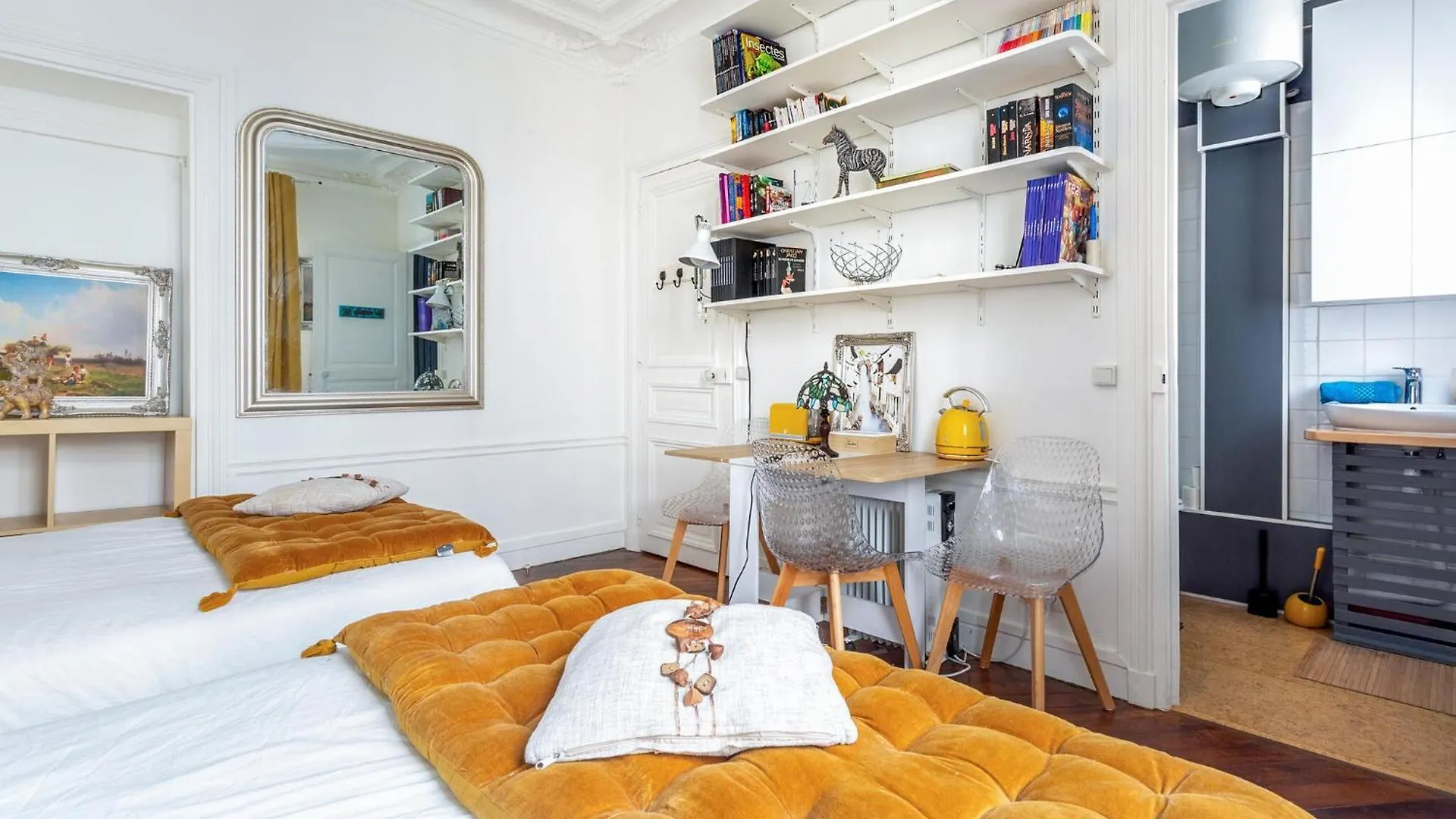 Amazing Apartment In Paris With Kitchen 0*,  France